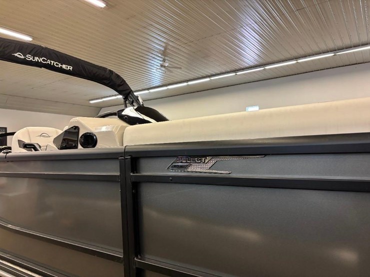 2025-g3-suncatcher-select-20rc-pontoon-image-8
