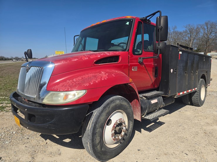 2007-international-durastar-4300-image-2