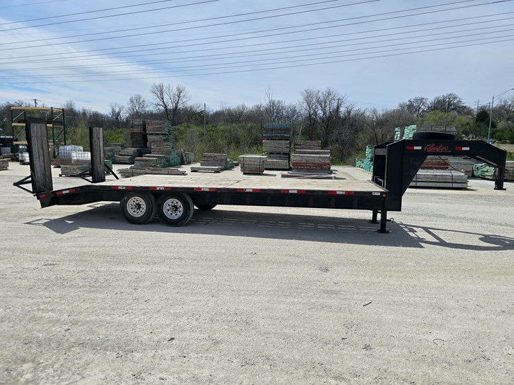 #22628-•-2005-bales-gooseneck-trailer-image-16
