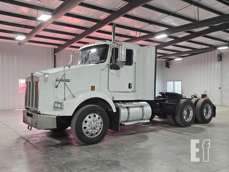 2003-kenworth-t800-image-1