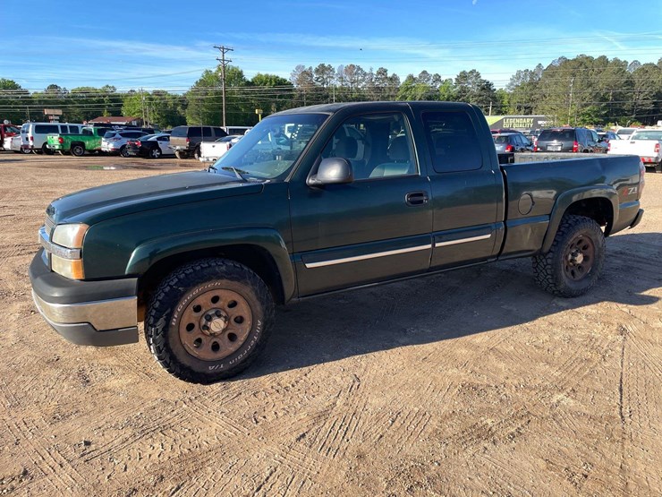 2005-chevrolet-silverado-1500-image-1