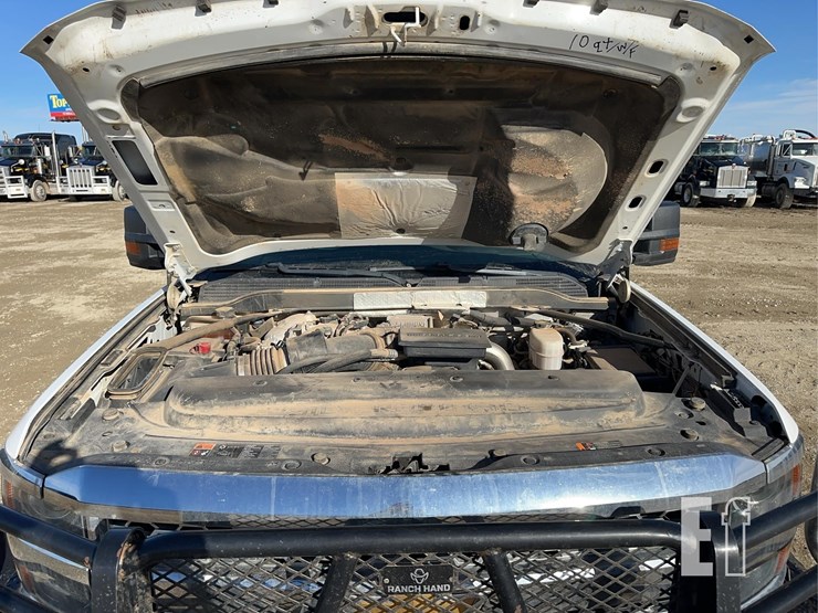 2019-chevrolet-3500-image-22