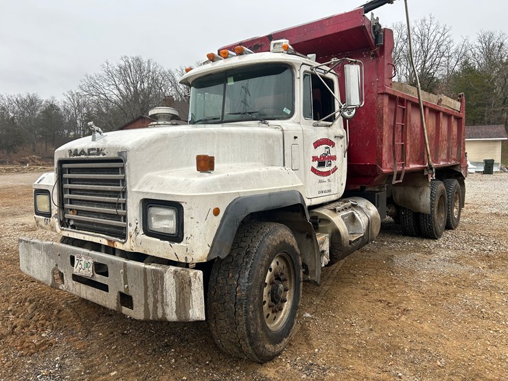 2001-mack-rd688s-image-1