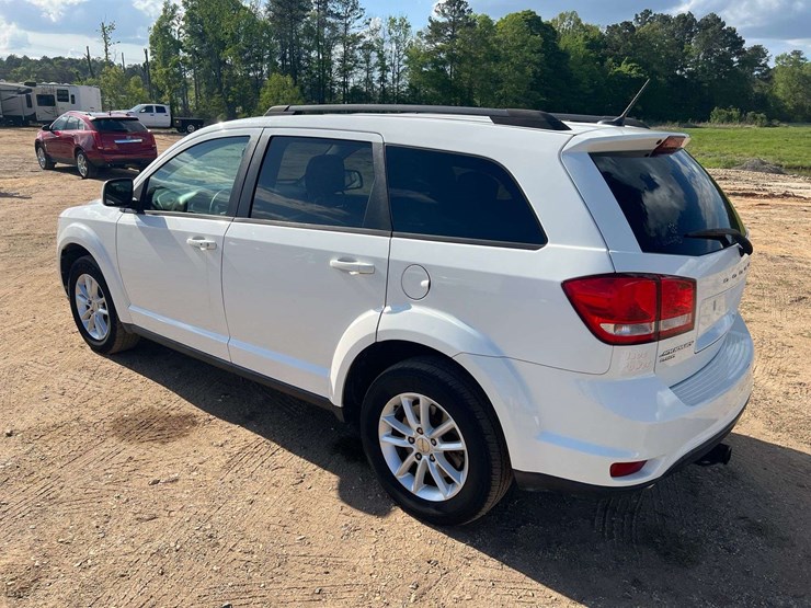 2016-dodge-journey-image-2
