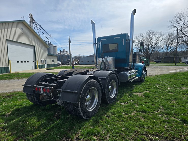 2007-kenworth-w900-image-9