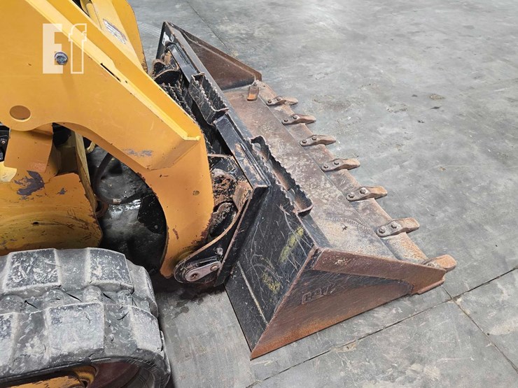 2023-caterpillar-259d3-image-11