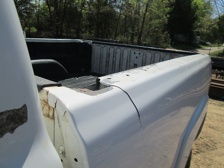 2004-chevrolet-2500hd-image-17