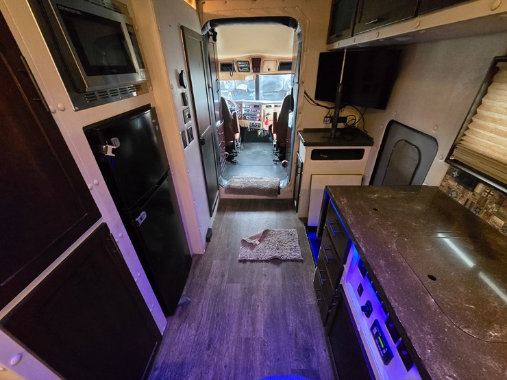 2017-western-star-5700xe-image-88