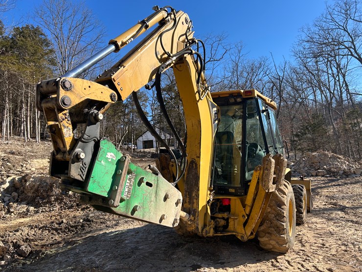 2005-caterpillar-420d-image-7