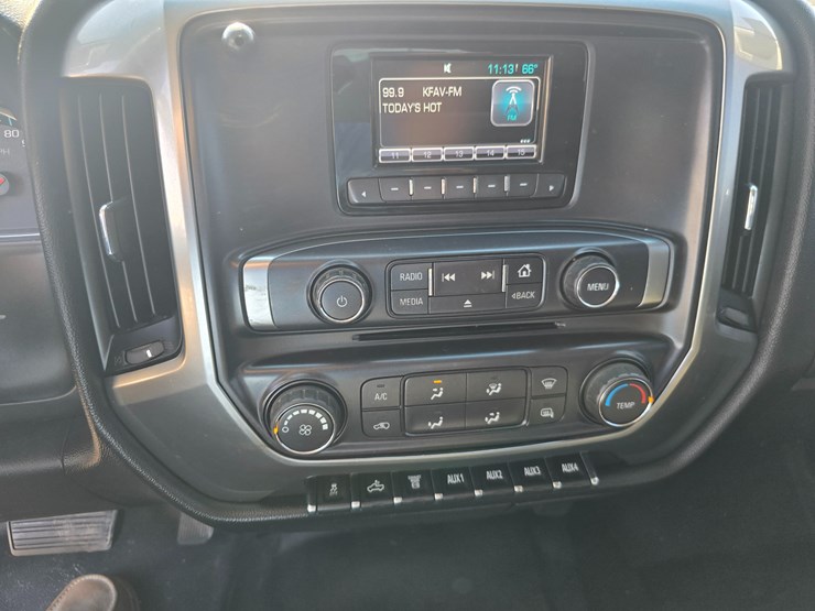 2015-chevrolet-silverado-3500-image-31