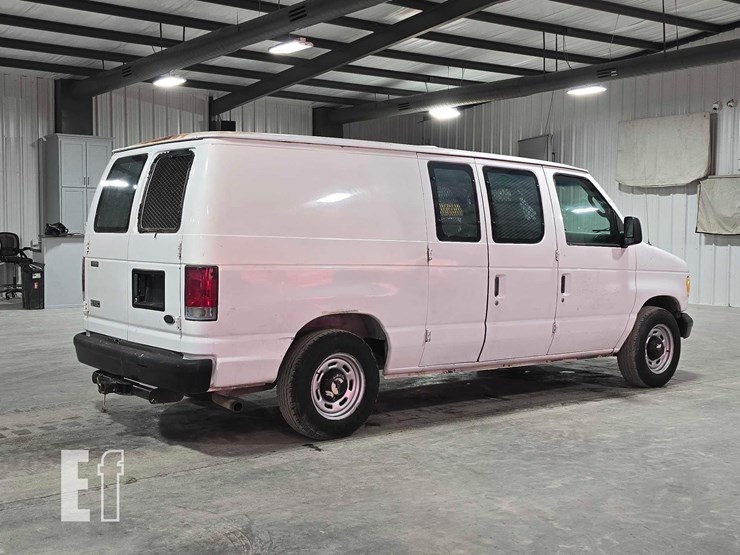 2005-ford-e150-image-3