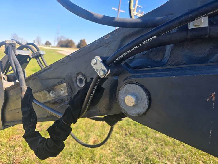 2015-deere-410l-image-57