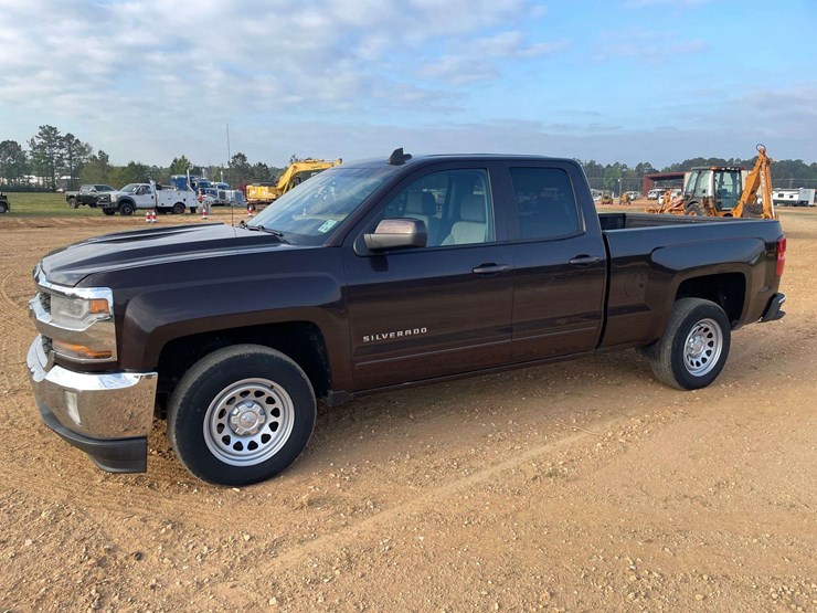 2016-chevrolet-silverado-1500-lt-image-1