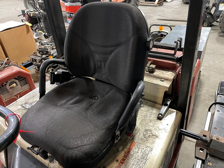 #1467-•-nissan-forklift-(e)-image-12