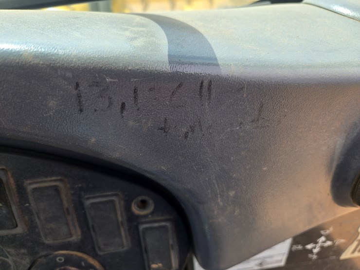 2005-caterpillar-953c-image-64