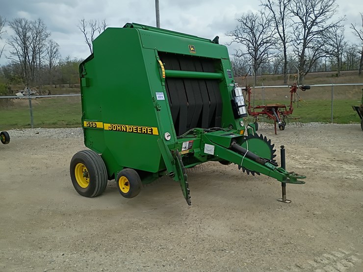 2000-john-deere-556-image-7