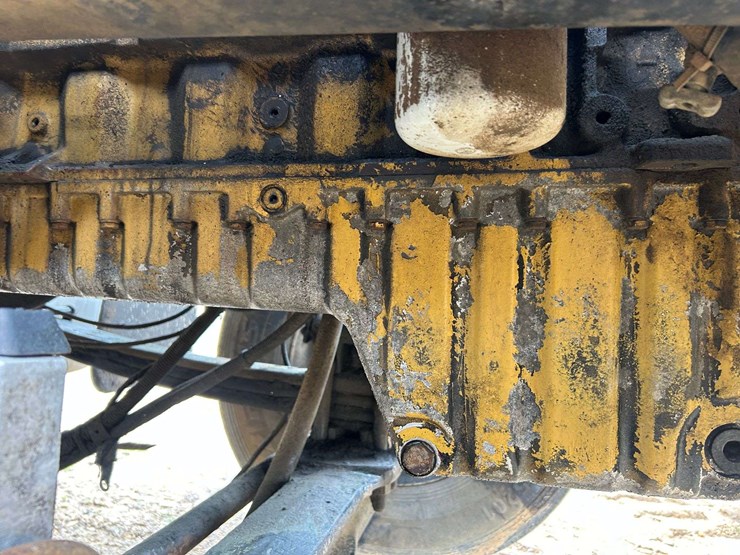 2001-peterbilt-330-image-47