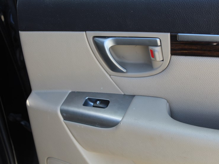 2010-hyundai-santa-fe-image-9