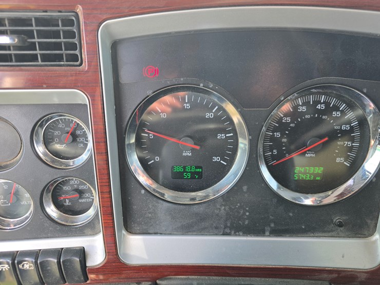 2007-kenworth-w900-image-65