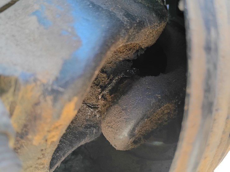 2013-john-deere-630-image-22