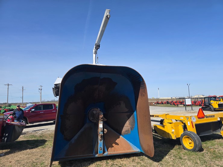 #22529-•-2015-roto-express-livestock-bedding-processor-/-bale-processor-image-4