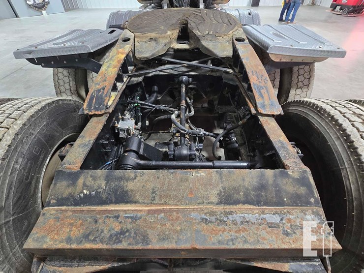 2004-international-paystar-5900-image-17