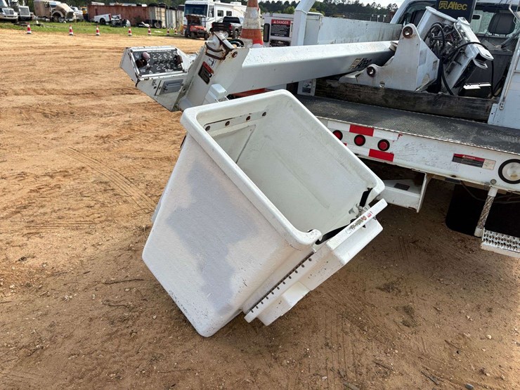 2011-ford-f450-image-18