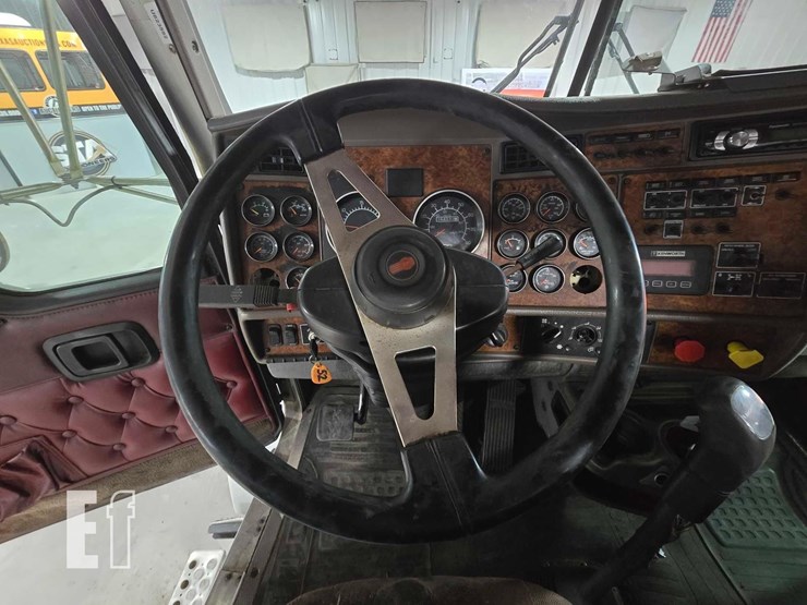 2003-kenworth-t800-image-10