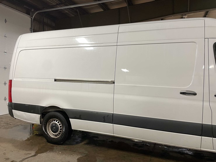 #1450-•-2019-mercedes-sprinter-van-(has-wi-title)-(of)-image-56