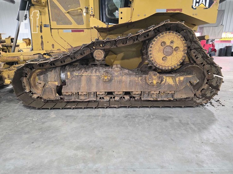 2011-caterpillar-d6t-xw-image-24