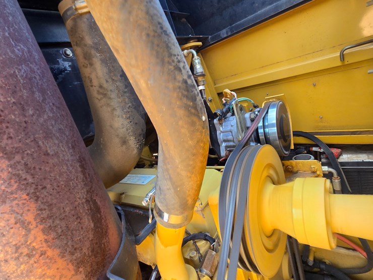 2001-caterpillar-953c-image-34