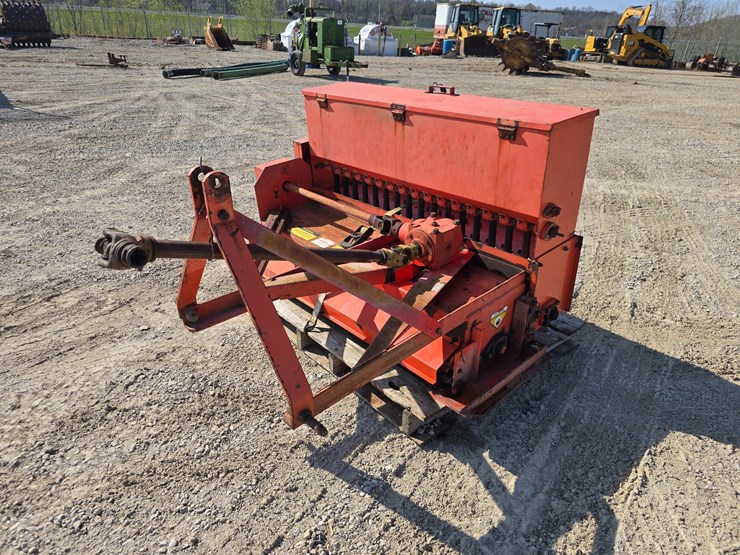 #22635-•-jacobsen-5602-pto-overseeder-/-aerator-image-3