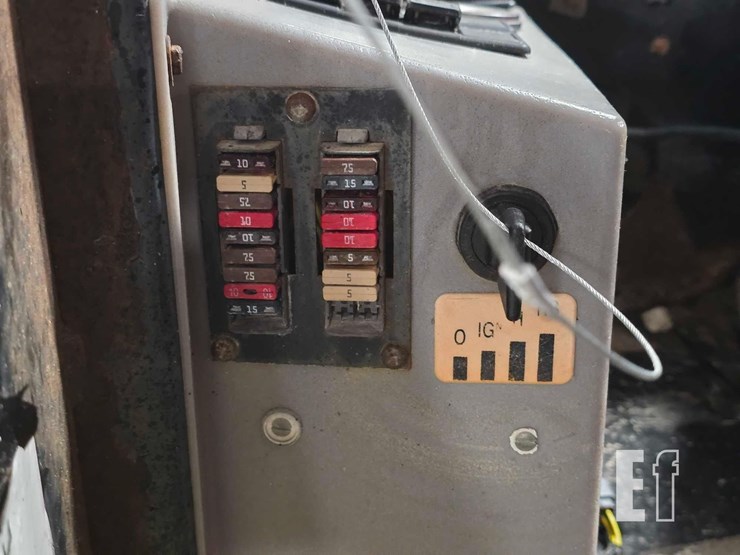 2008-jcb-930-image-16