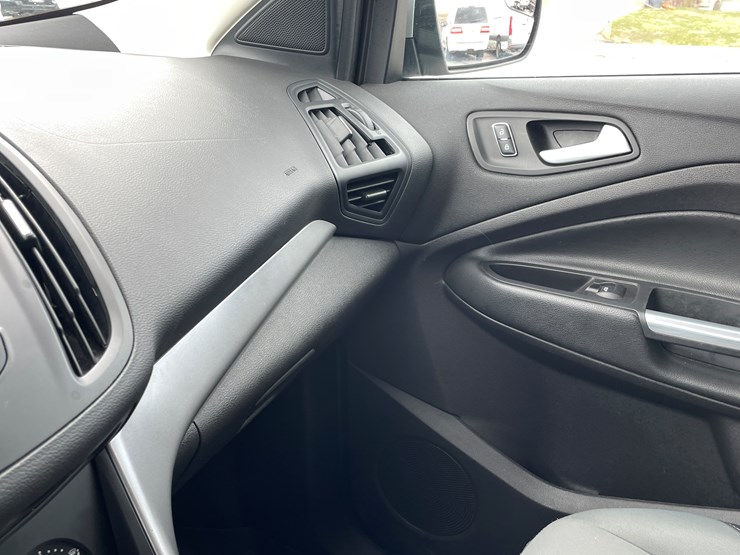 2015-ford-escape-image-53