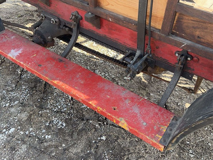 international-highwheeler-image-32