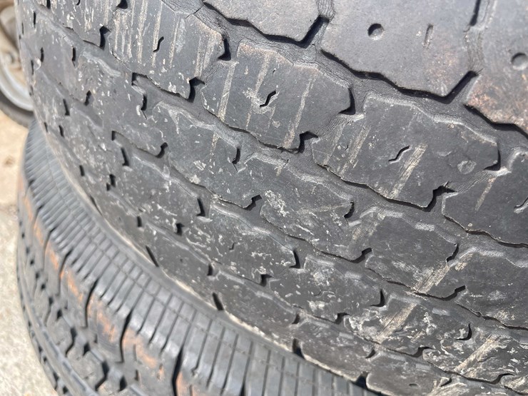 #7020-•-(2)-5-lug-15"-wheels-(o3)-image-7