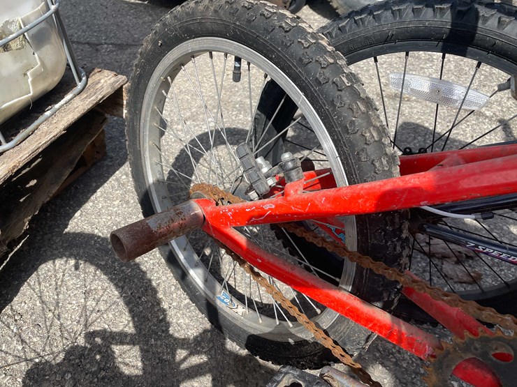 #7076-•-(3)-kid-bikes-(o3)-image-11