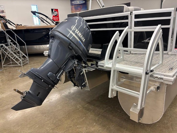 2025-g3-suncatcher-select-18c-pontoon-image-5