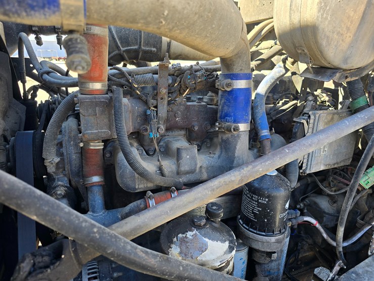 2001-mack-rd688s-image-30