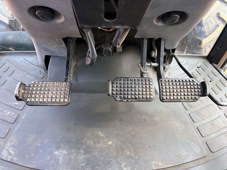 2006-new-holland-tl100a-image-18