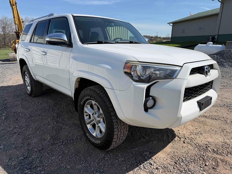 2015-toyota-4-runner-image-3