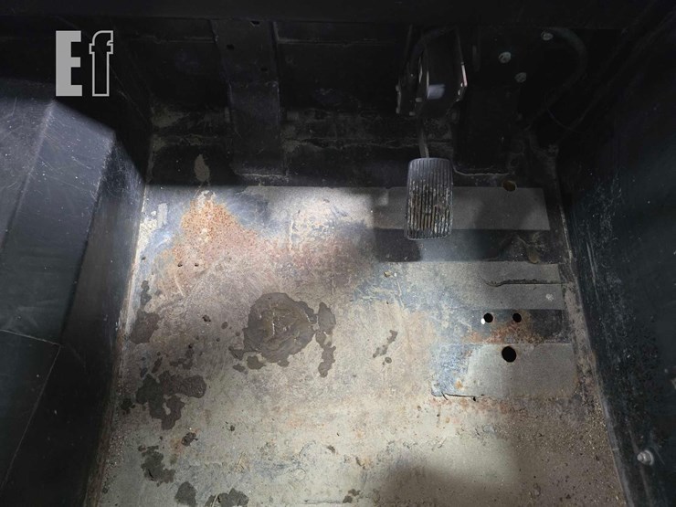 2020-jcb-3ts-8t-image-15