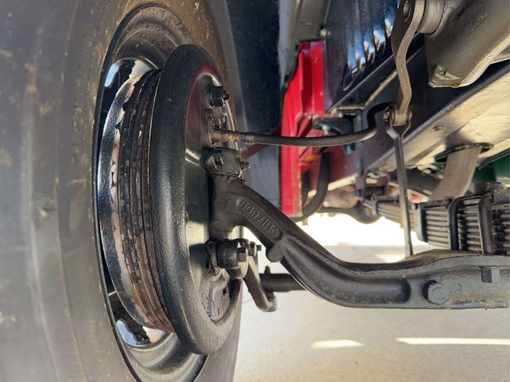 1937-international-d2-panel-truck-image-82