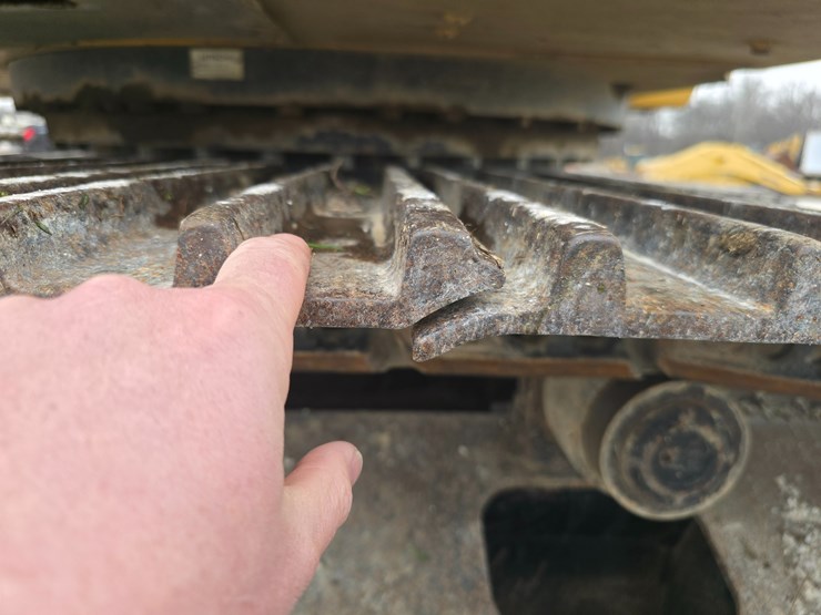 2014-deere-160g-lc-image-36