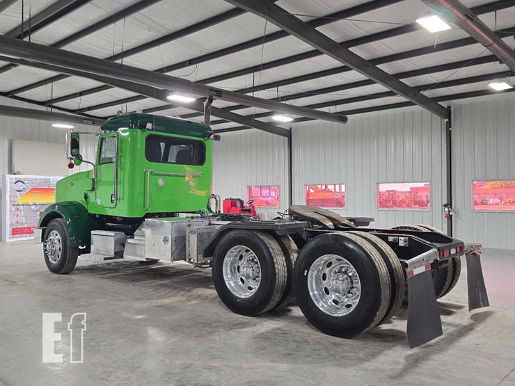 2021-peterbilt-367-image-4
