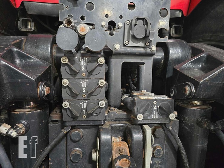 2016-case-ih-magnum-310-cvt-image-11