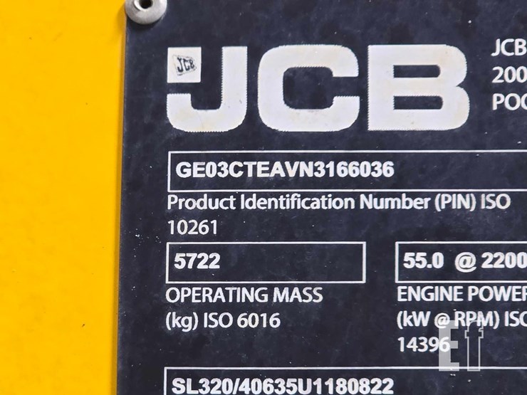 2022-jcb-3ts-8t-image-35