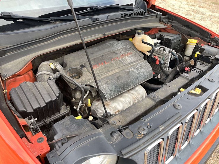 2015-jeep-renegade-image-8