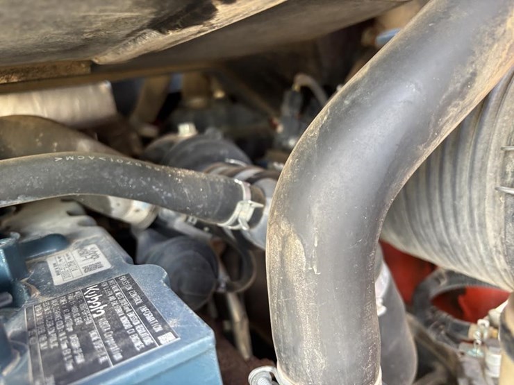 2018-kubota-ssv65-image-39