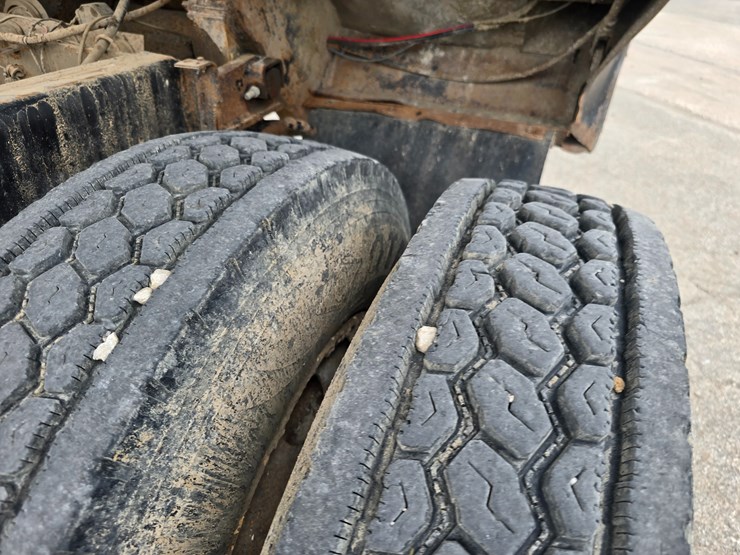 2003-mack-rd688s-image-56